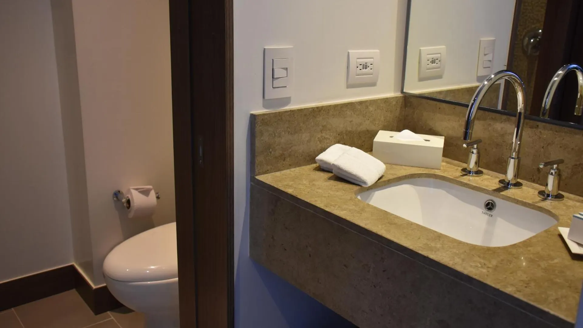 Hampton By Hilton Bogota Usaquen Hotel